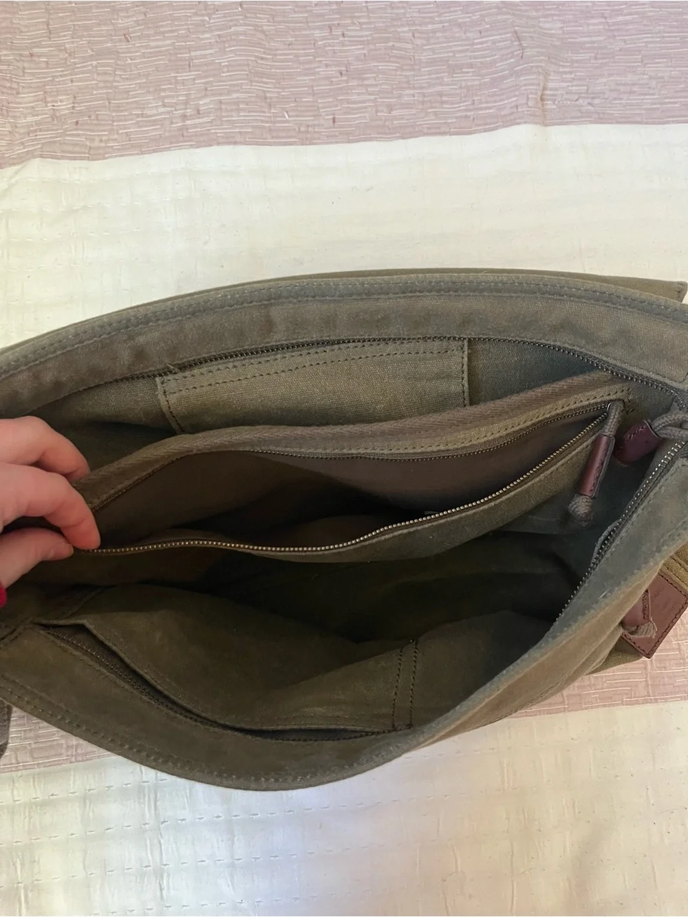 Y2K 2000s Lucky Brand Camo Green Messenger Bag Zip Closure Adjustable Strap